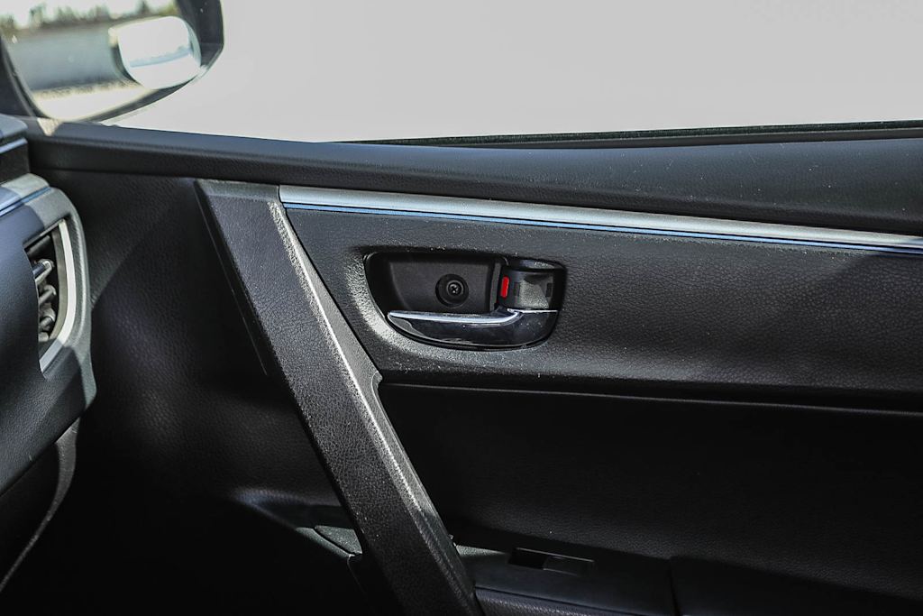 Thumbnail: 2015 Toyota Corolla - 23