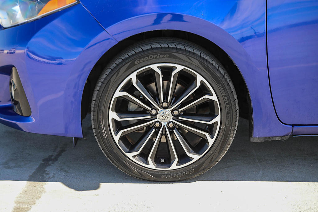 Thumbnail: 2015 Toyota Corolla - 7