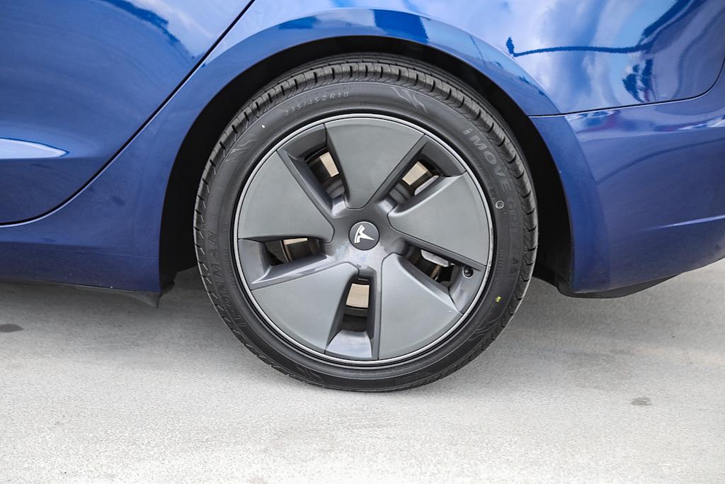 Thumbnail: 2023 Tesla Model 3 - 19