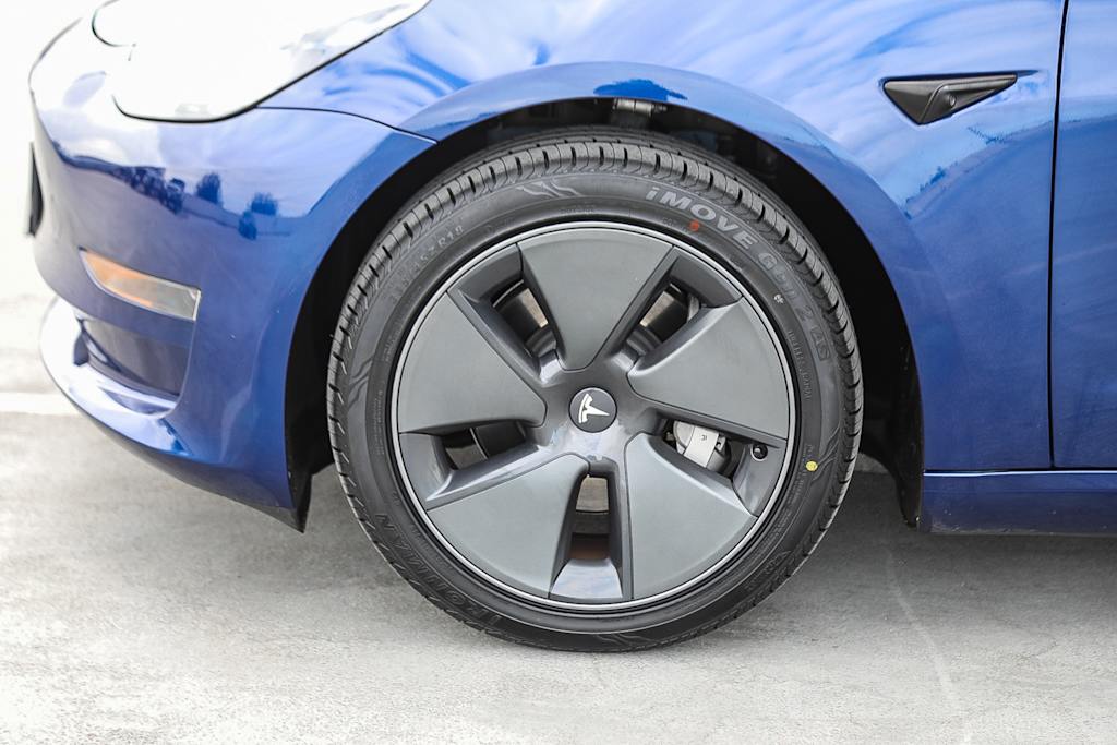 Thumbnail: 2023 Tesla Model 3 - 7