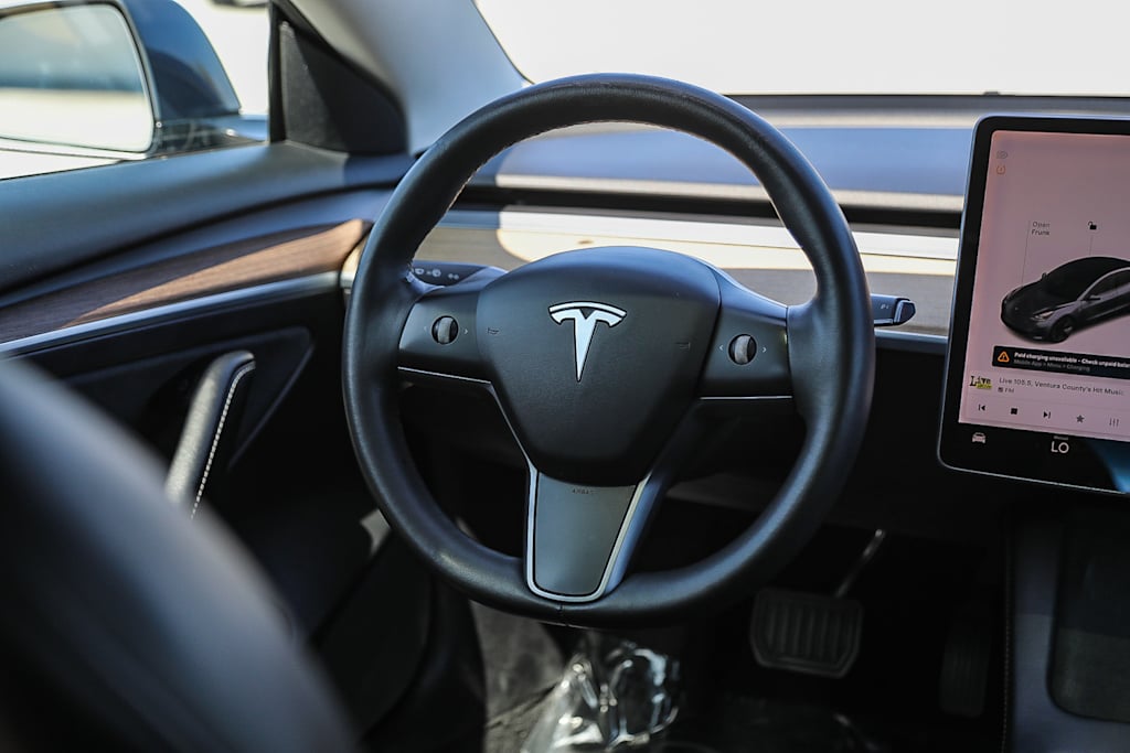 Thumbnail: 2021 Tesla Model 3 - 11