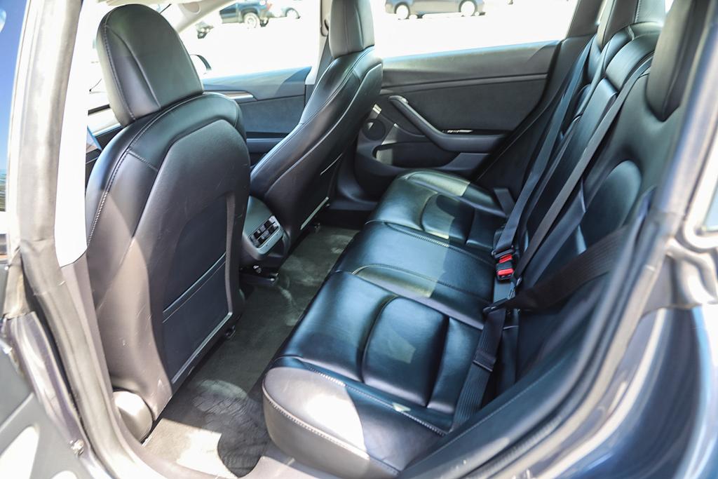 Thumbnail: 2021 Tesla Model 3 - 10