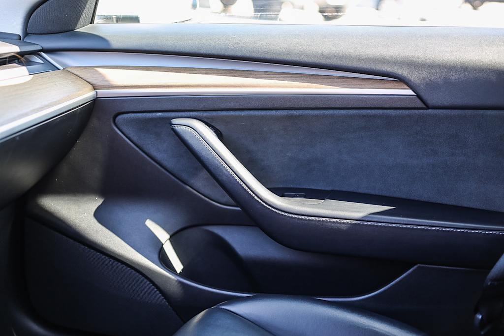 Thumbnail: 2021 Tesla Model 3 - 23