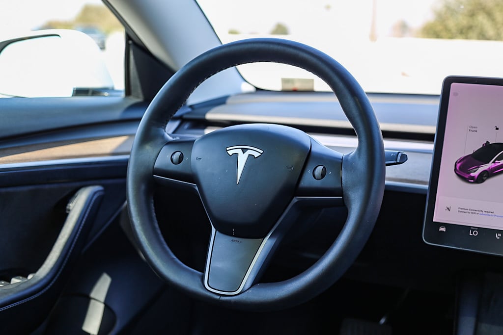 Thumbnail: 2021 Tesla Model 3 - 11