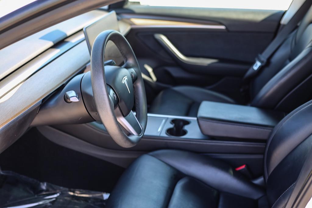 Thumbnail: 2021 Tesla Model 3 - 12