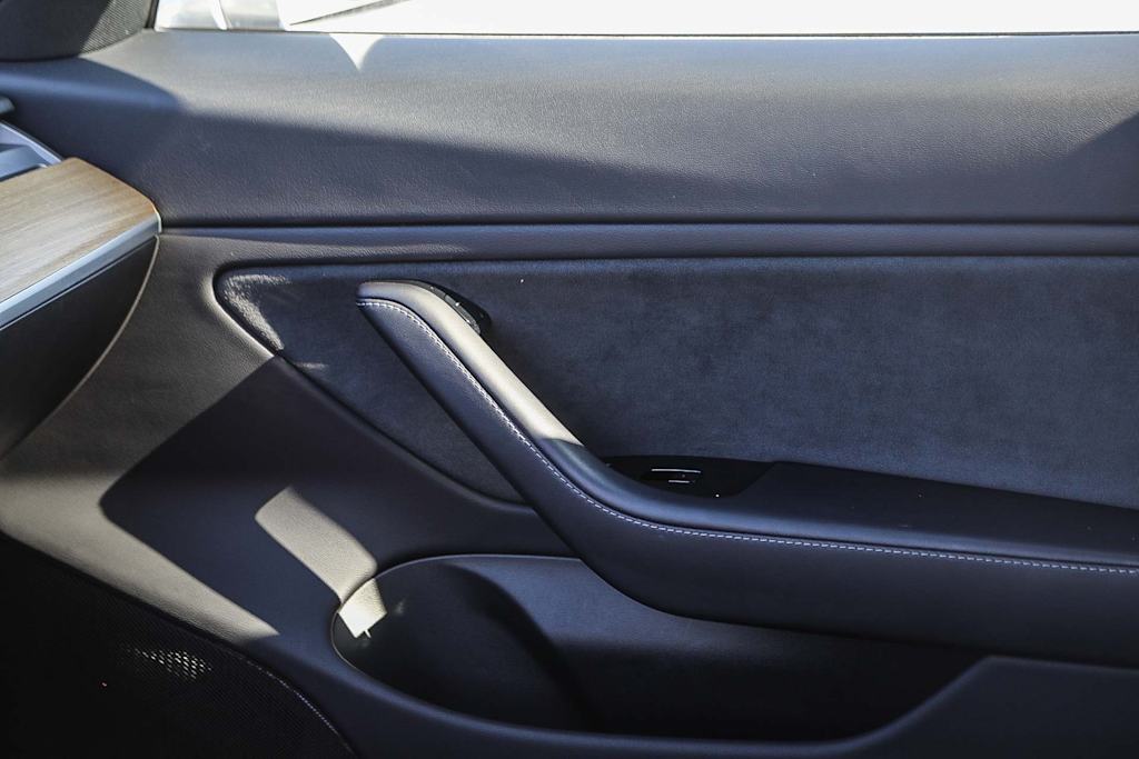 Thumbnail: 2018 Tesla Model 3 - 23