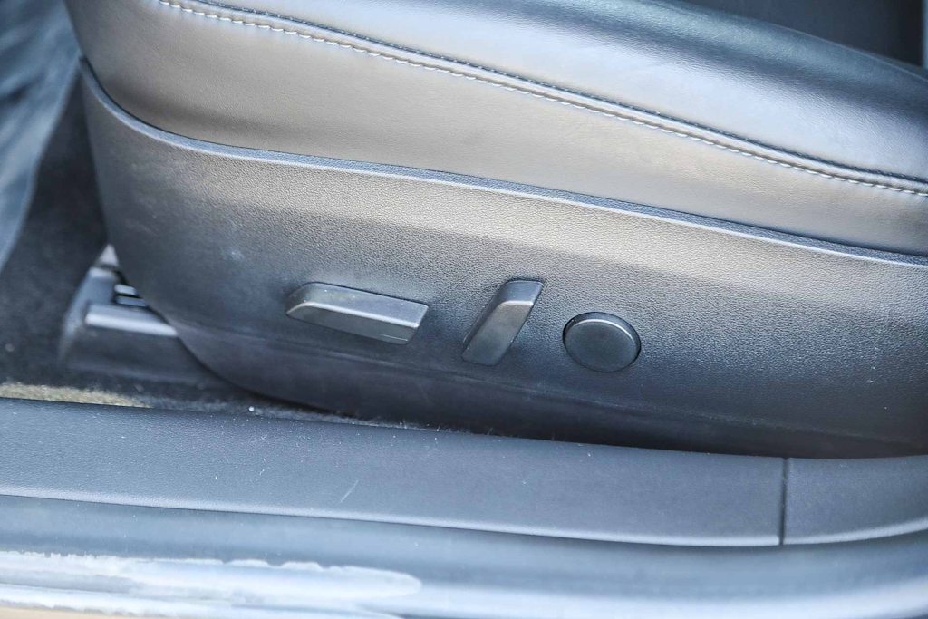 Thumbnail: 2018 Tesla Model 3 - 21