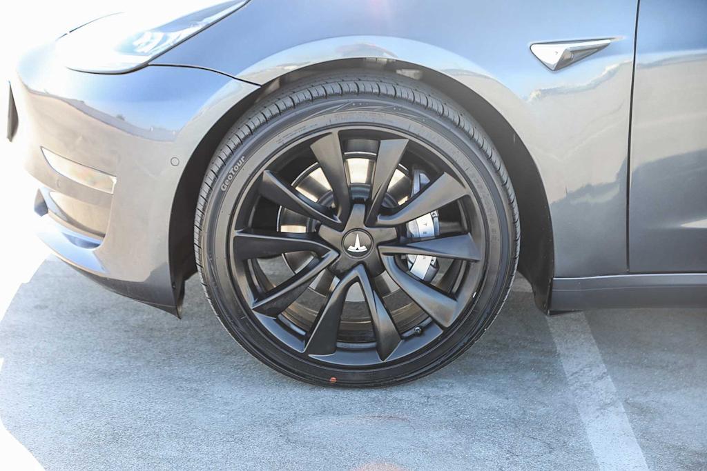 Thumbnail: 2018 Tesla Model 3 - 6