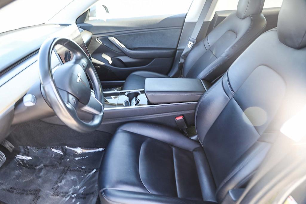 Thumbnail: 2018 Tesla Model 3 - 9