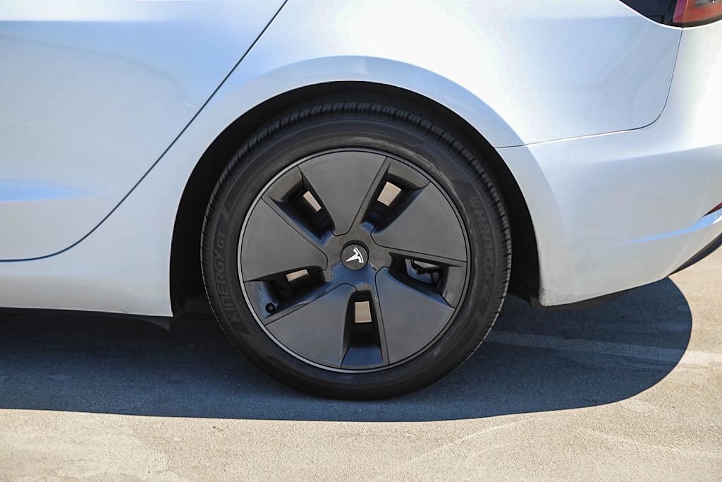 Thumbnail: 2023 Tesla Model 3 - 20
