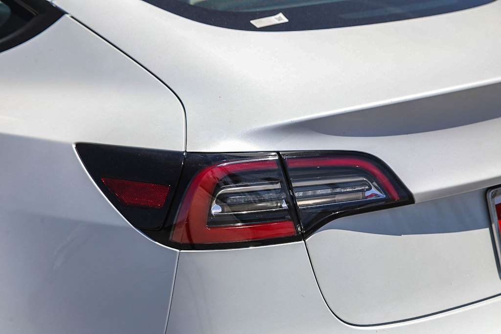 Thumbnail: 2023 Tesla Model 3 - 19