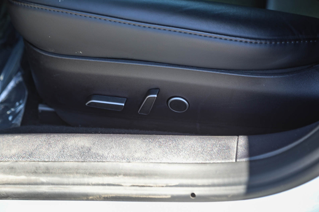 Thumbnail: 2023 Tesla Model 3 - 21