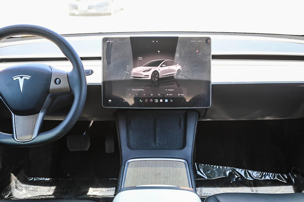 Thumbnail: 2023 Tesla Model 3 - 7