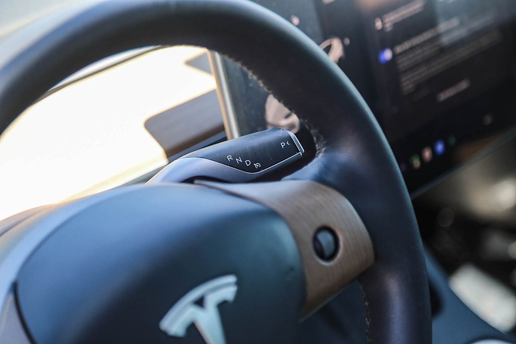 Thumbnail: 2023 Tesla Model 3 - 22
