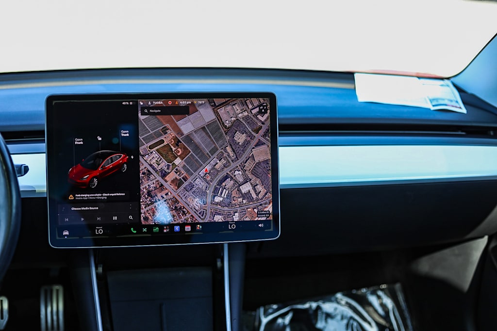 Thumbnail: 2018 Tesla Model 3 - 11