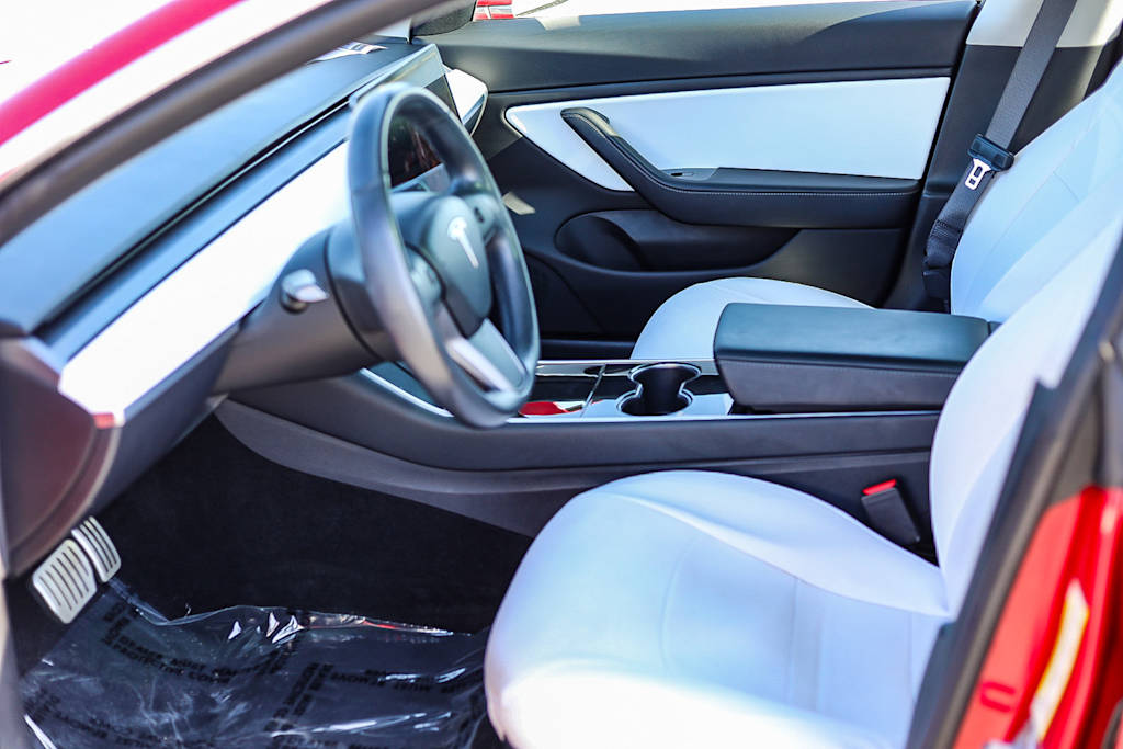 Thumbnail: 2018 Tesla Model 3 - 9