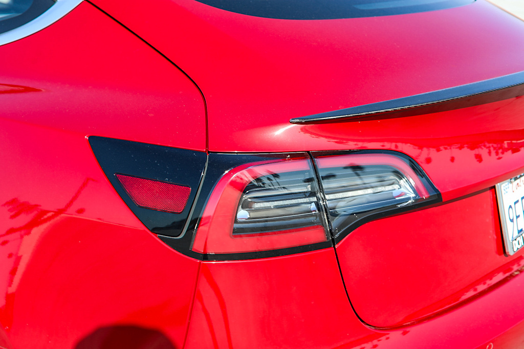 Thumbnail: 2018 Tesla Model 3 - 16