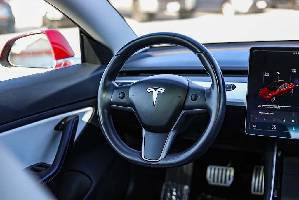 Thumbnail: 2018 Tesla Model 3 - 7