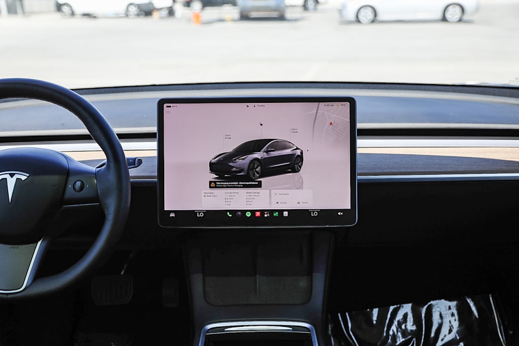 Thumbnail: 2022 Tesla Model 3 - 7