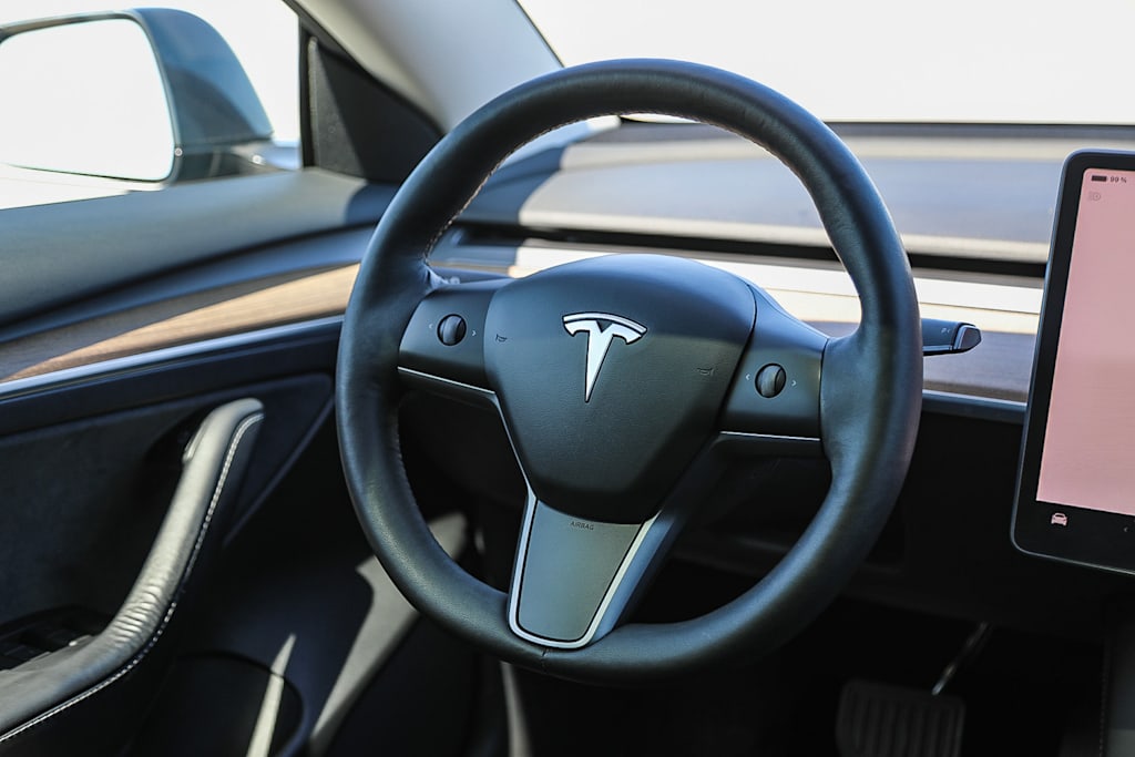 Thumbnail: 2022 Tesla Model 3 - 11