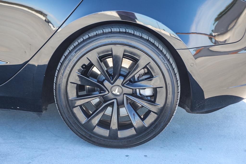 Thumbnail: 2021 Tesla Model 3 - 19