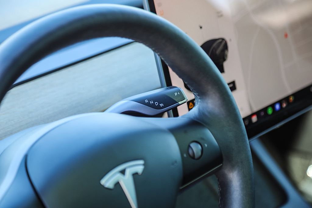 Thumbnail: 2021 Tesla Model 3 - 21