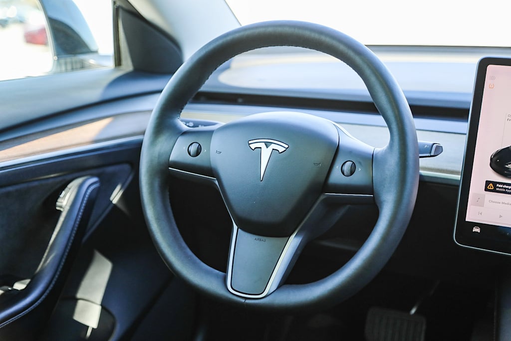 Thumbnail: 2021 Tesla Model 3 - 11