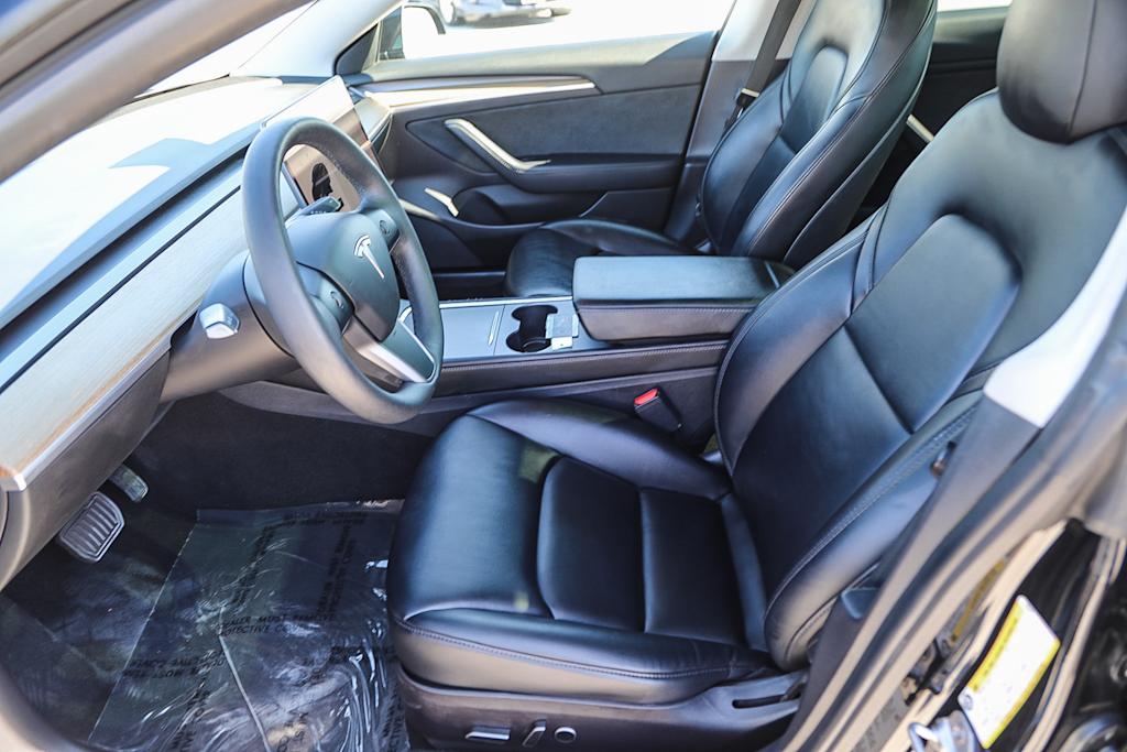 Thumbnail: 2021 Tesla Model 3 - 9