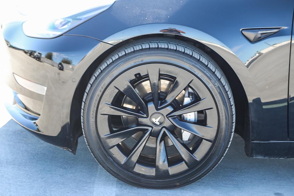 Thumbnail: 2021 Tesla Model 3 - 6
