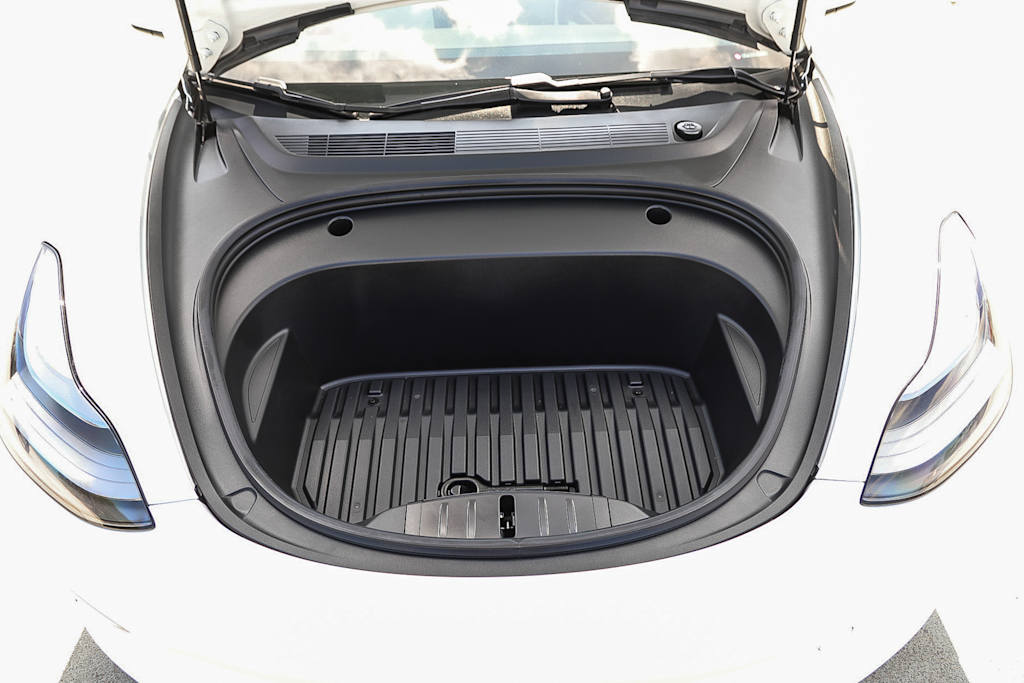 Thumbnail: 2021 Tesla Model 3 - 27