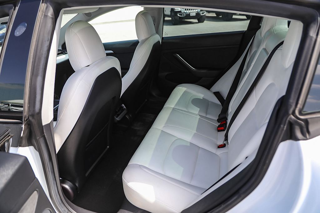 Thumbnail: 2021 Tesla Model 3 - 10