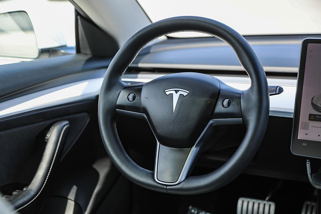 Thumbnail: 2021 Tesla Model 3 - 11