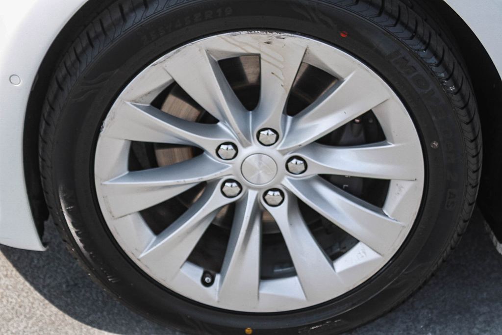 Thumbnail: 2019 Tesla Model S - 7