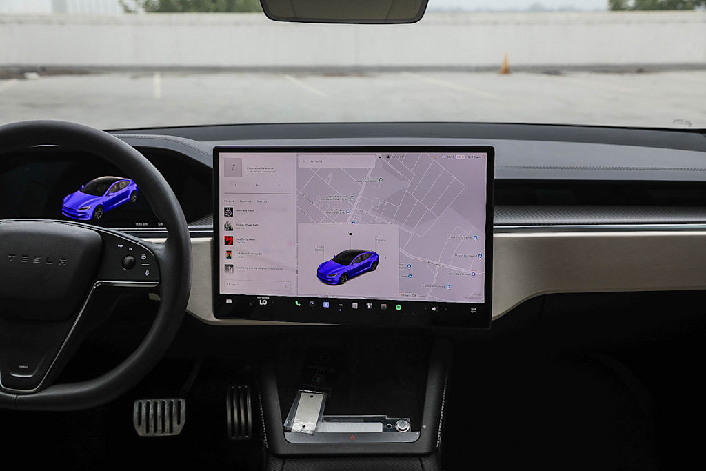 Thumbnail: 2023 Tesla Model S - 11