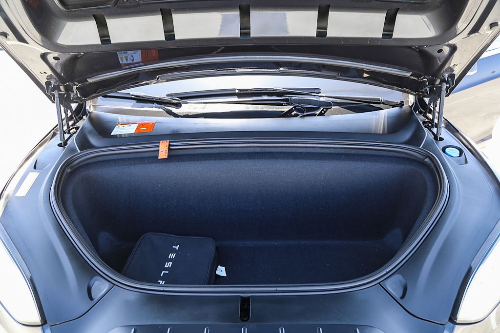 Thumbnail: 2016 Tesla Model X - 25