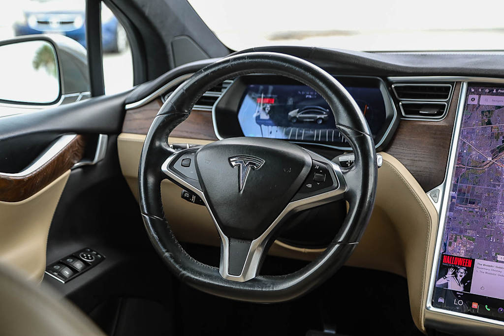 Thumbnail: 2016 Tesla Model X - 7