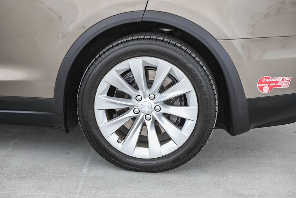 Thumbnail: 2016 Tesla Model X - 18
