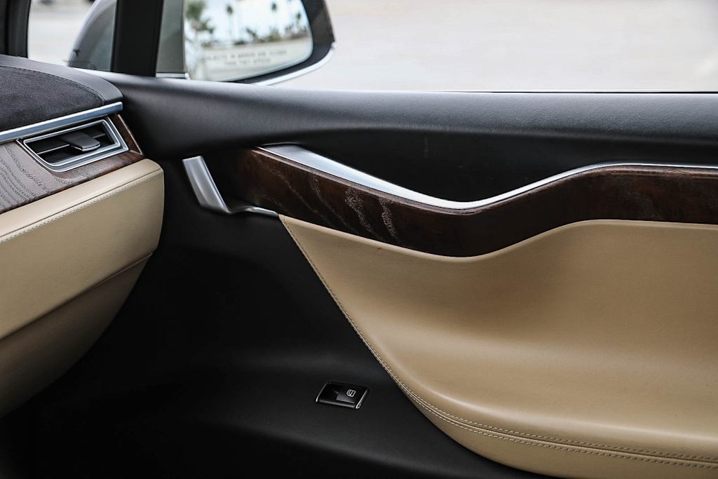 Thumbnail: 2016 Tesla Model X - 22