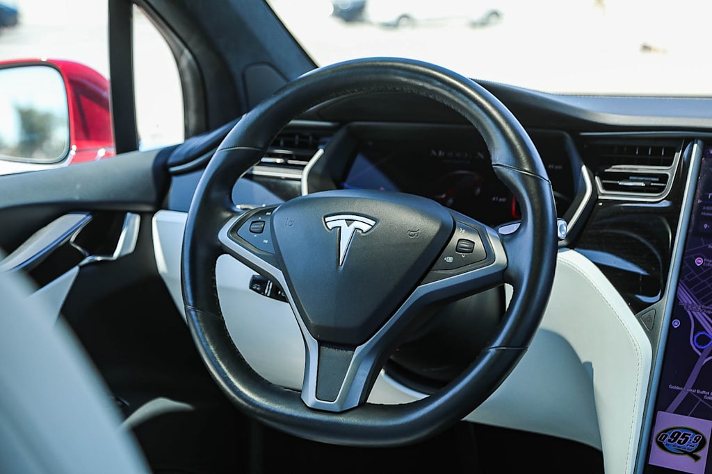 Thumbnail: 2020 Tesla Model X - 7
