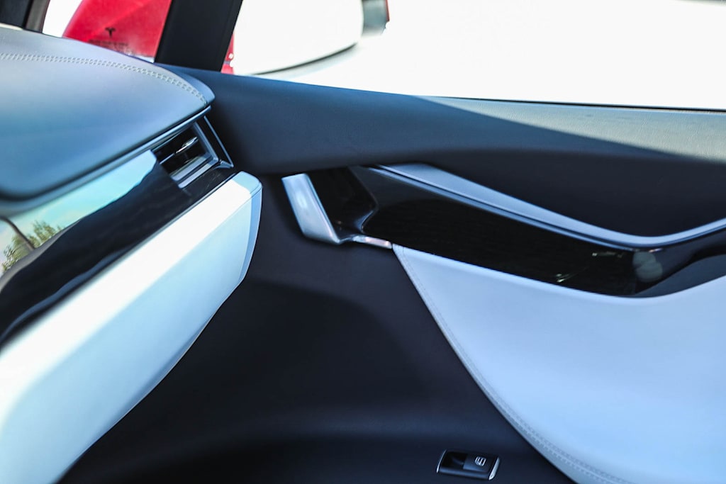 Thumbnail: 2020 Tesla Model X - 23
