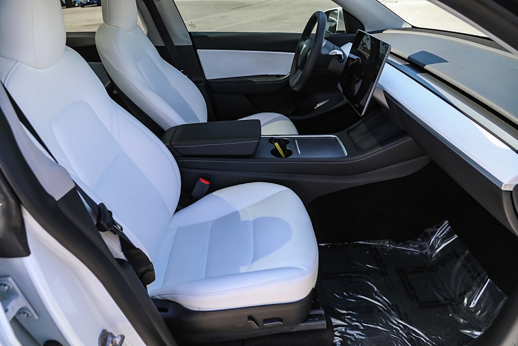 Thumbnail: 2021 Tesla Model Y - 8