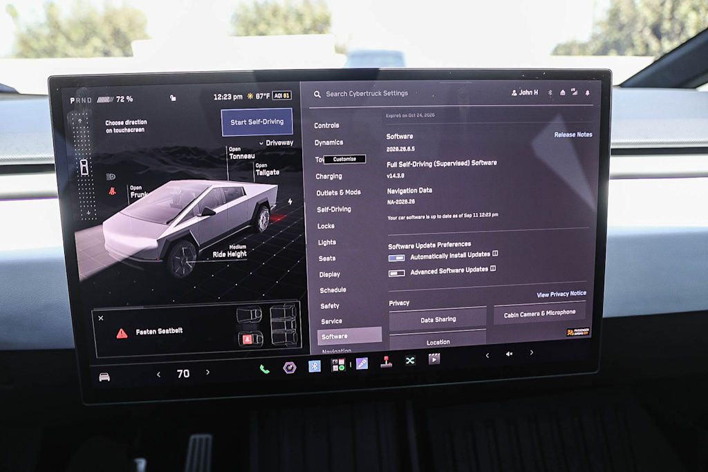 Thumbnail: 2025 Tesla Cybertruck - 23