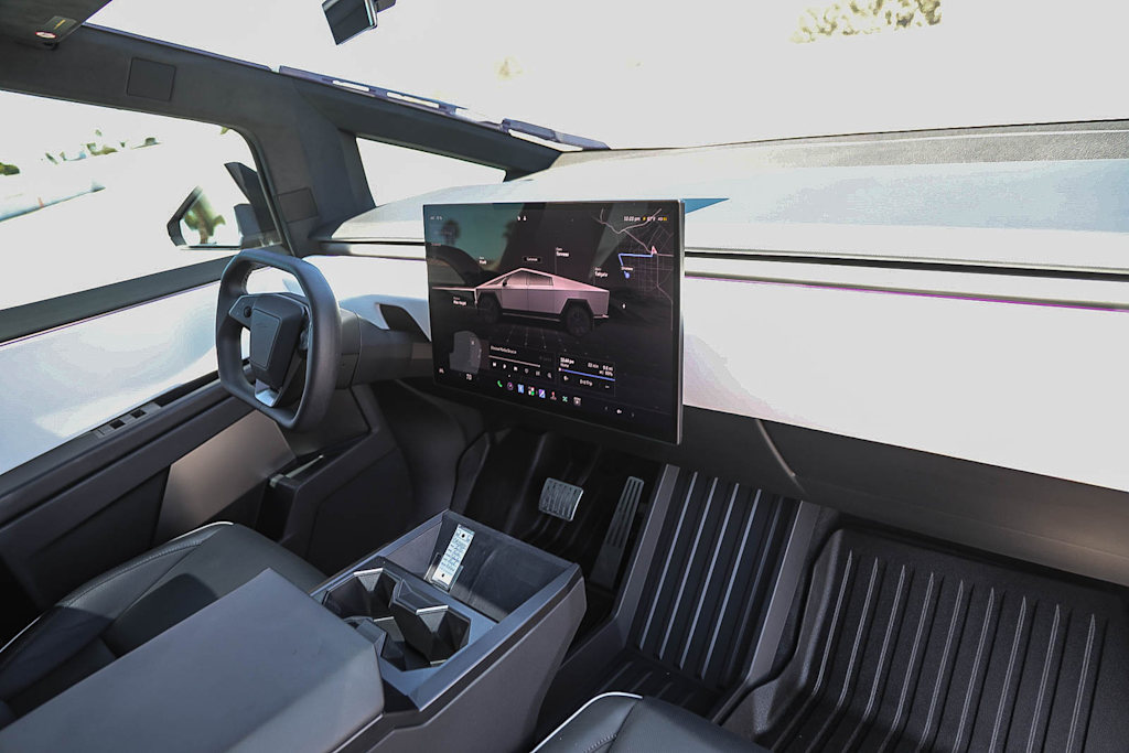 Thumbnail: 2025 Tesla Cybertruck - 7