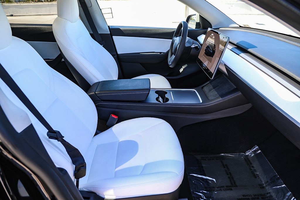 Thumbnail: 2022 Tesla Model Y - 8