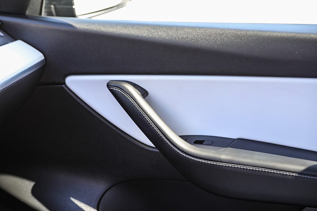 Thumbnail: 2022 Tesla Model Y - 21