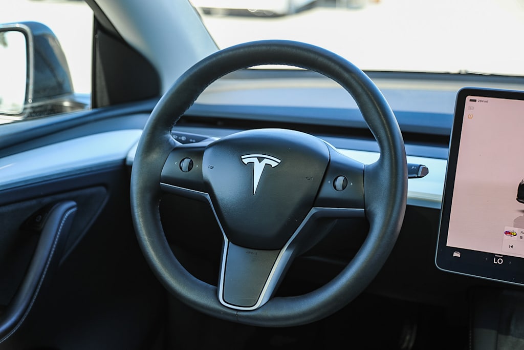 Thumbnail: 2023 Tesla Model Y - 11
