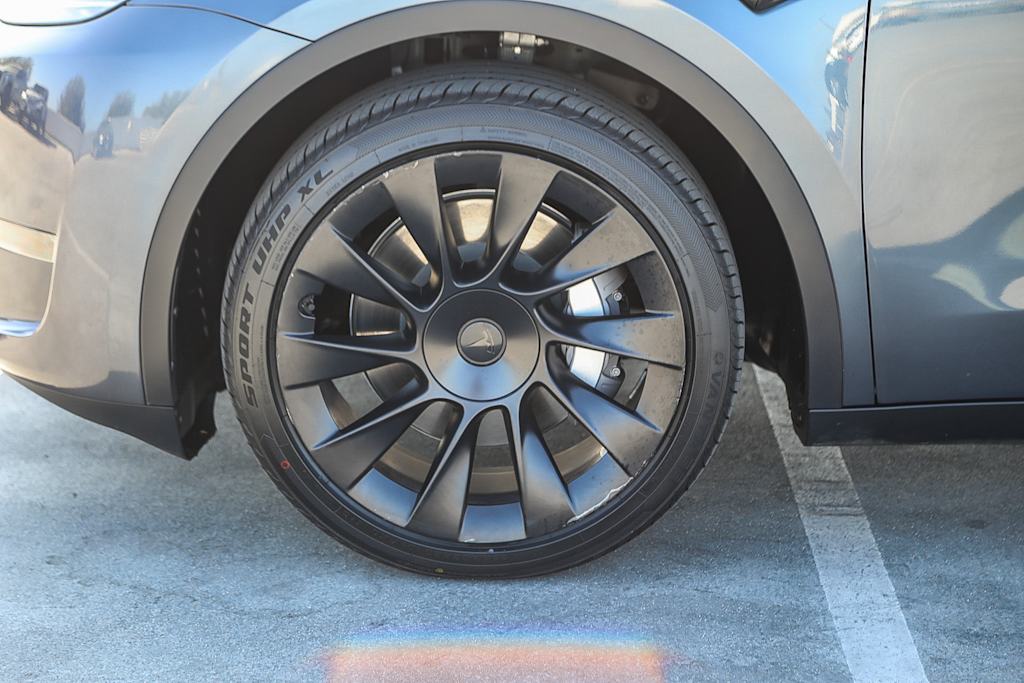 Thumbnail: 2023 Tesla Model Y - 6