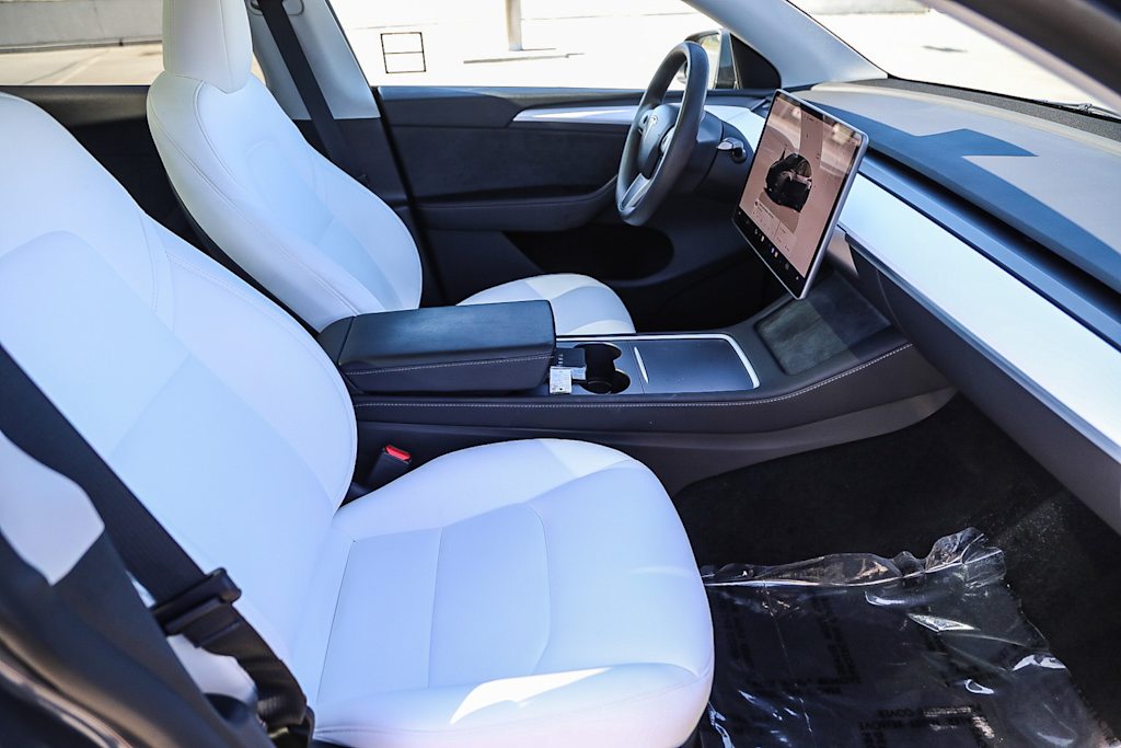 Thumbnail: 2023 Tesla Model Y - 8