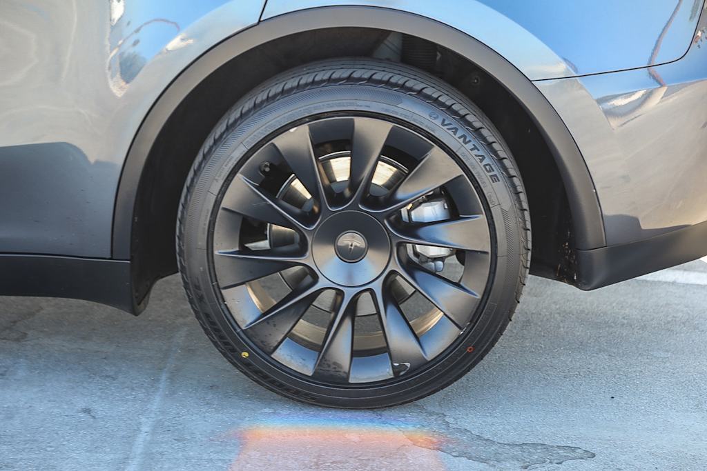 Thumbnail: 2023 Tesla Model Y - 19