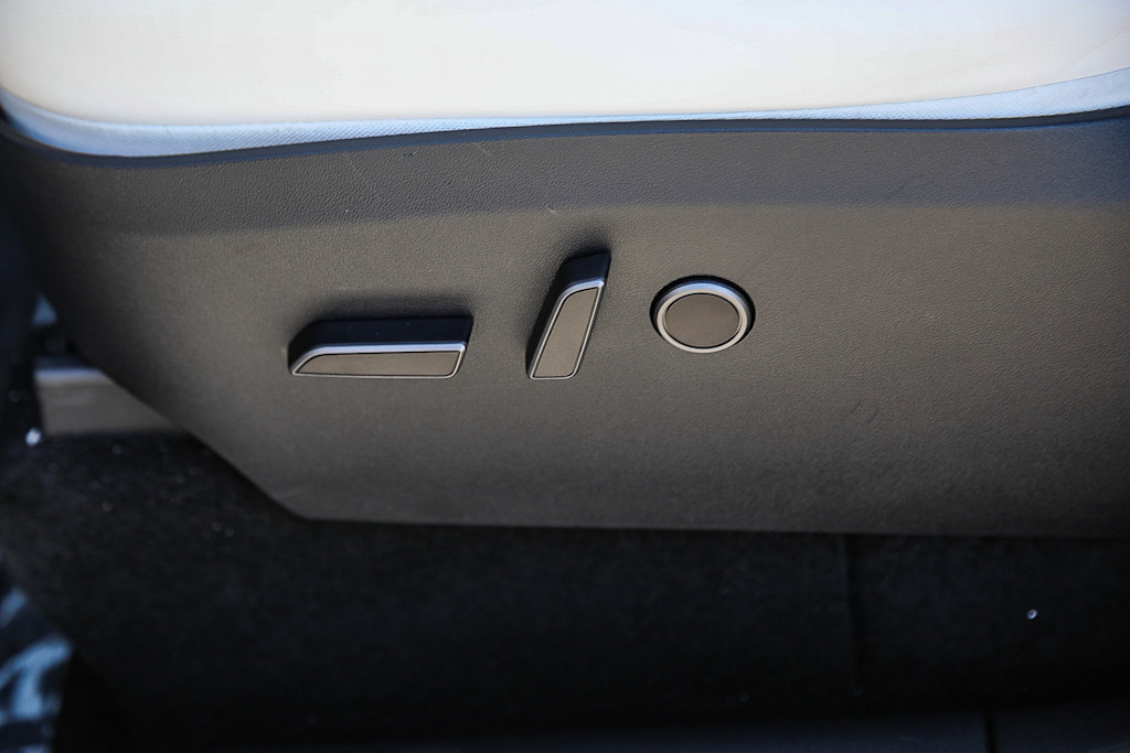 Thumbnail: 2023 Tesla Model Y - 20
